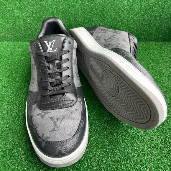 LOUIS VUITTON RIVOLI SNEAKER Size 7.5UK 8.5US - Picture 3 of 10